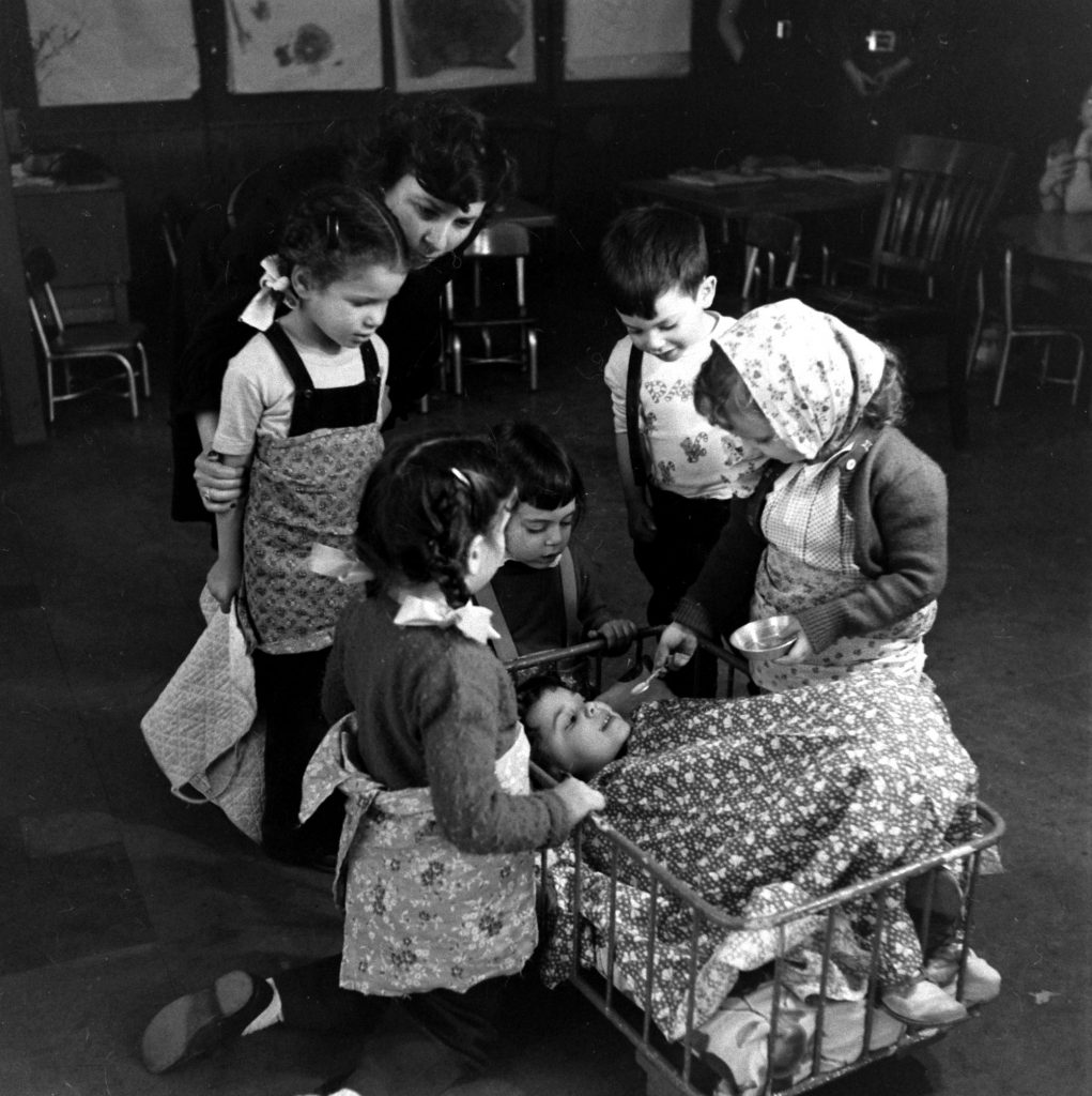 Photo from a public "genius school" for 3-to-11-year-olds at New York's Hunter College, 1948.