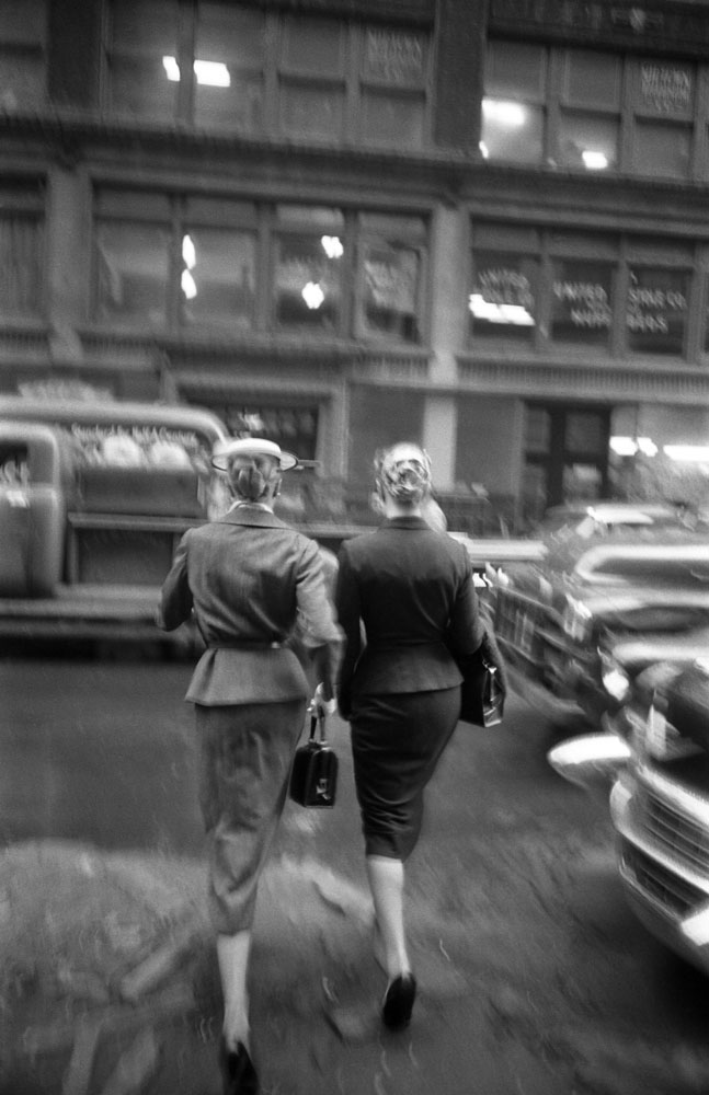 Grace Kelly (left) and one of her two sisters (either Peggy or Lizanne), New York City, 1956.